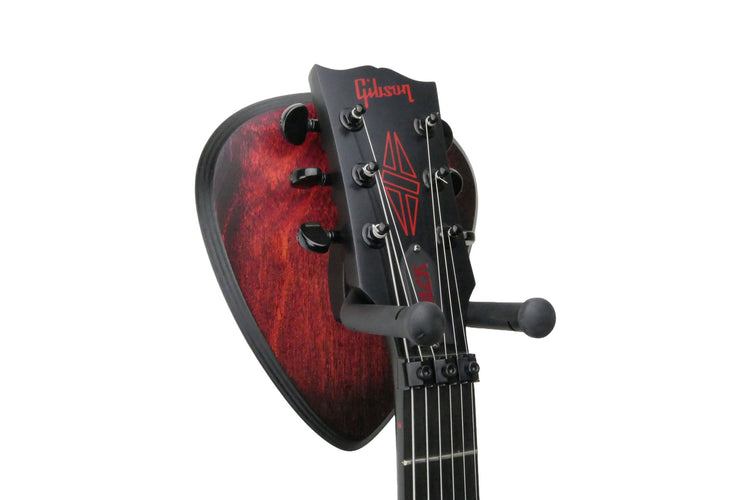 Gitarrenhalter Wand aus Holz rot mit eingehängter Gitarre