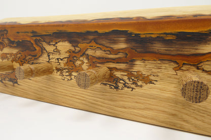 Detail der Lichtenberg-Struktur mit Epoxidharz in Flame Copper und Eichenhaken