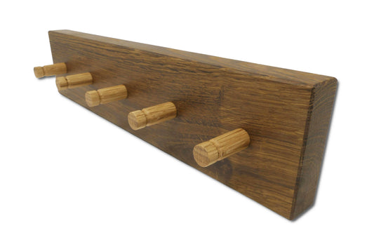 Schlüsselboard aus Räuchereiche 35 cm mit fünf hellen Eichenhaken