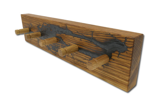 Schlüsselboard aus Roteiche 35 cm mit fünf Eichenhaken und Epoxidharz in Anthrazit