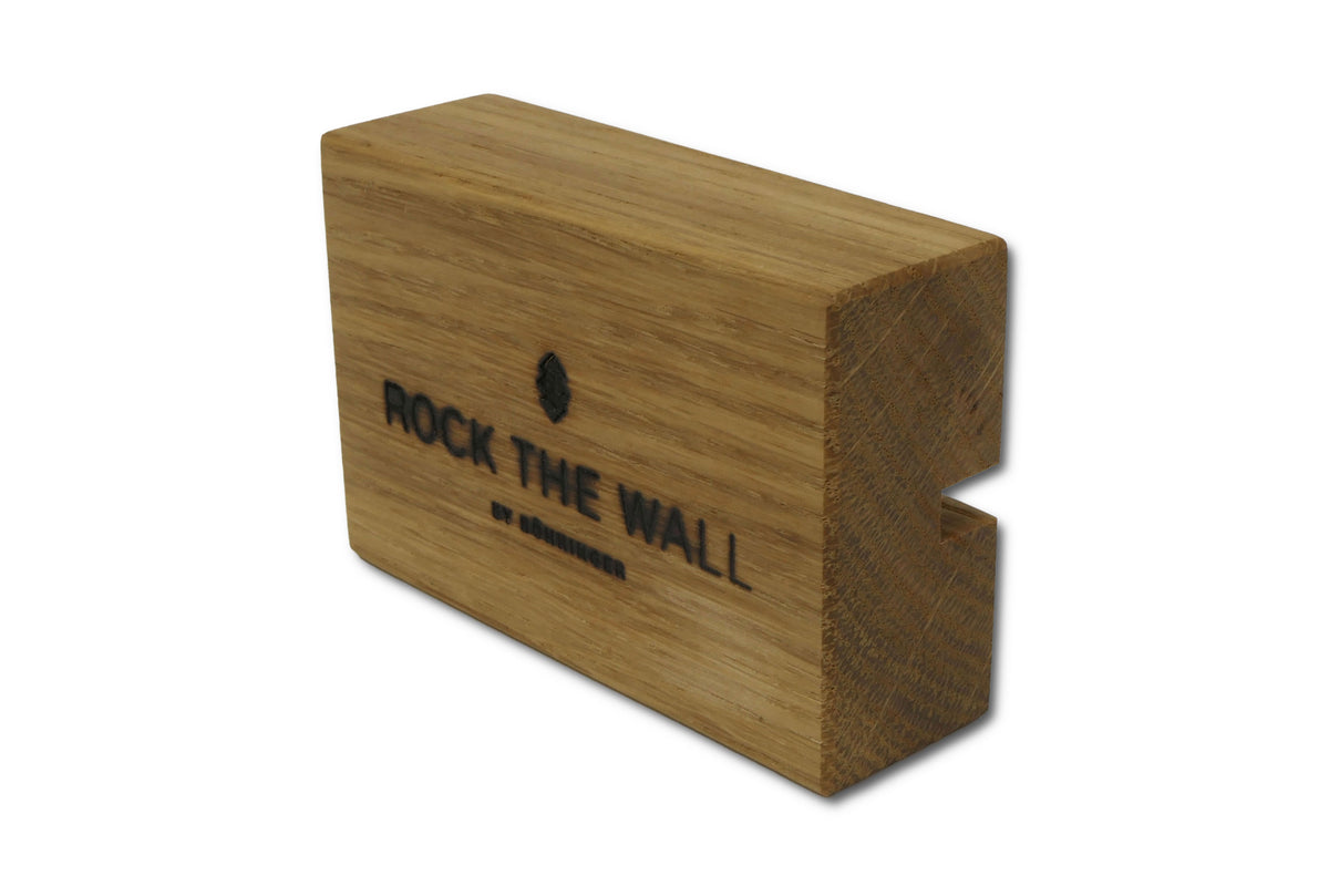 Rückseite des Visitenkartenhalters aus Eiche mit ROCK THE WALL Branding
